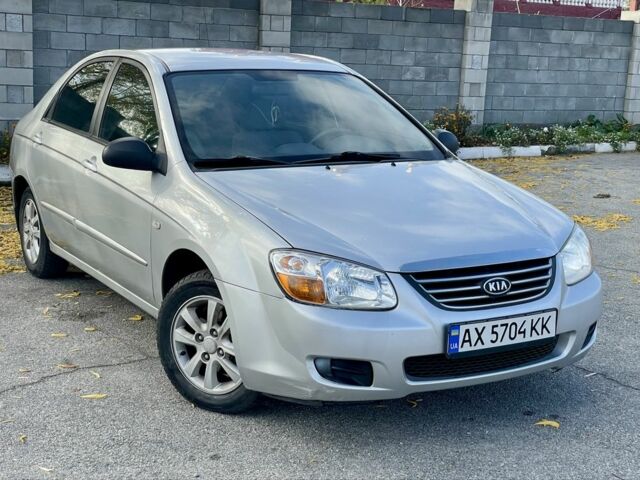 Серый Киа Черато, объемом двигателя 1.6 л и пробегом 215 тыс. км за 4500 $, фото 1 на Automoto.ua