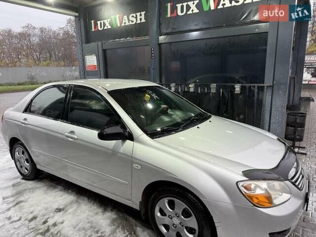 Серый Киа Черато, объемом двигателя 1.59 л и пробегом 205 тыс. км за 4600 $, фото 1 на Automoto.ua