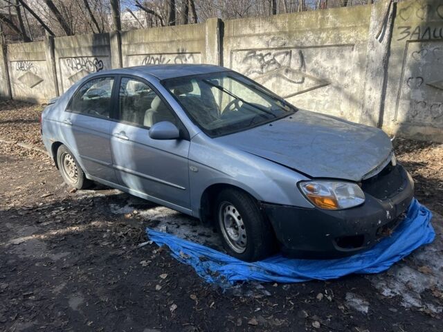 Серый Киа Черато, объемом двигателя 1.6 л и пробегом 200 тыс. км за 1800 $, фото 1 на Automoto.ua