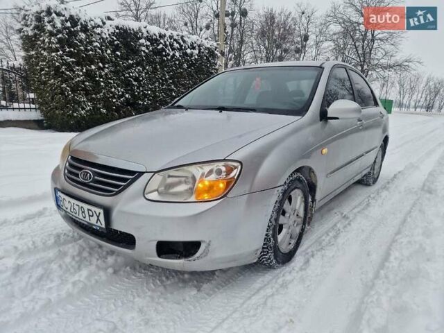 Серый Киа Черато, объемом двигателя 1.58 л и пробегом 321 тыс. км за 3850 $, фото 1 на Automoto.ua