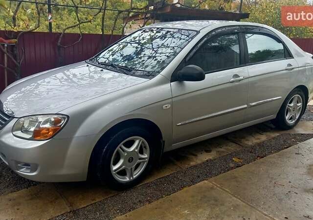 Серый Киа Черато, объемом двигателя 1.59 л и пробегом 130 тыс. км за 4850 $, фото 1 на Automoto.ua