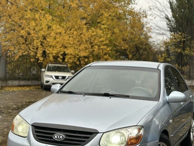 Киа Черато 2008 в Днепре (Днепропетровске) на Automoto.ua Серый Киа Черато, объемом двигателя 1.6 л и пробегом 495 тыс. км за 3999 $, фото 1 на Automoto.ua