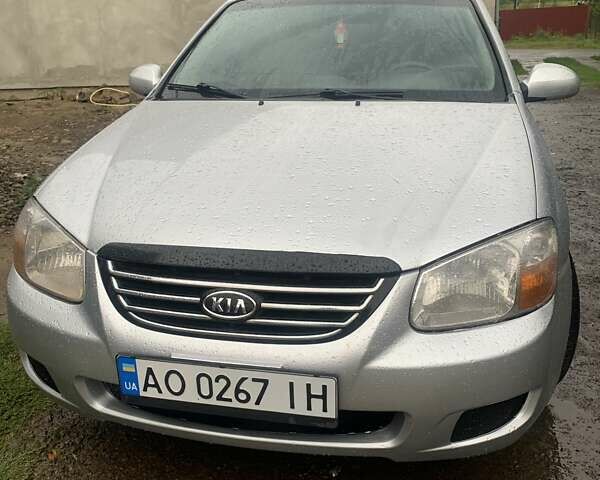 Серый Киа Черато, объемом двигателя 1.6 л и пробегом 210 тыс. км за 3800 $, фото 1 на Automoto.ua