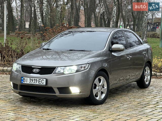 Серый Киа Черато, объемом двигателя 2 л и пробегом 178 тыс. км за 6450 $, фото 1 на Automoto.ua