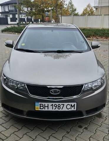 Серый Киа Черато, объемом двигателя 1.59 л и пробегом 117 тыс. км за 7777 $, фото 1 на Automoto.ua