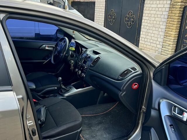 Серый Киа Черато, объемом двигателя 1.6 л и пробегом 0 тыс. км за 7200 $, фото 1 на Automoto.ua