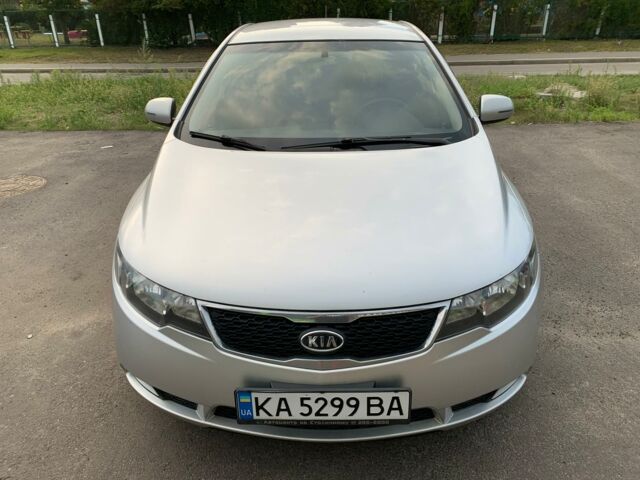 Серый Киа Черато, объемом двигателя 2 л и пробегом 197 тыс. км за 7700 $, фото 1 на Automoto.ua
