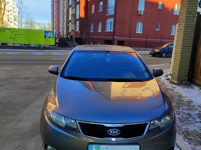 Сірий Кіа Черато, об'ємом двигуна 16 л та пробігом 294 тис. км за 6700 $, фото 1 на Automoto.ua