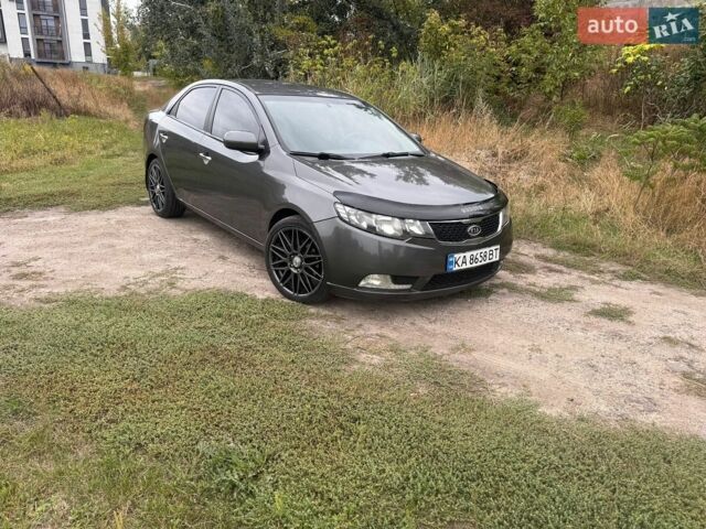 Серый Киа Черато, объемом двигателя 2 л и пробегом 245 тыс. км за 6900 $, фото 1 на Automoto.ua