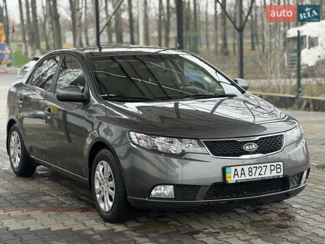 Серый Киа Черато, объемом двигателя 1.6 л и пробегом 141 тыс. км за 9800 $, фото 1 на Automoto.ua