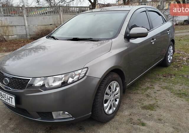 Сірий Кіа Черато, об'ємом двигуна 1.6 л та пробігом 161 тис. км за 8500 $, фото 1 на Automoto.ua