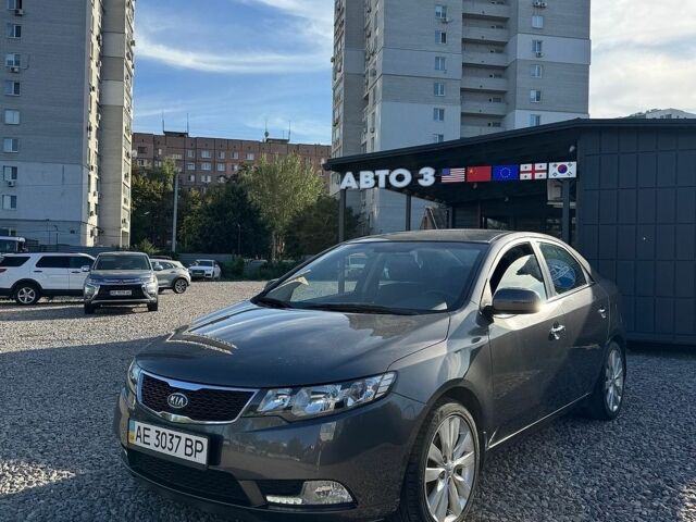Серый Киа Черато, объемом двигателя 1.59 л и пробегом 111 тыс. км за 9100 $, фото 1 на Automoto.ua