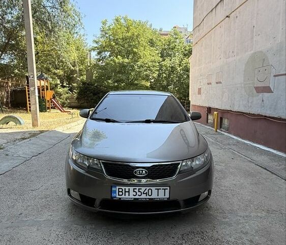 Серый Киа Черато, объемом двигателя 1.6 л и пробегом 149 тыс. км за 7846 $, фото 1 на Automoto.ua
