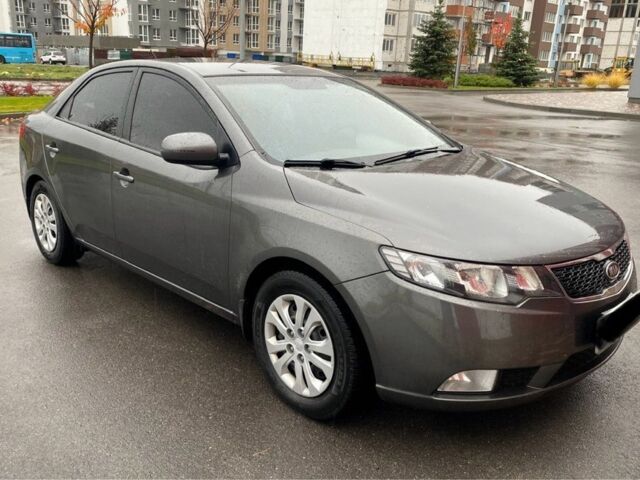 Киа Черато 2012 в Днепре (Днепропетровске) на Automoto.ua Серый Киа Черато, объемом двигателя 1.6 л и пробегом 173 тыс. км за 7500 $, фото 1 на Automoto.ua