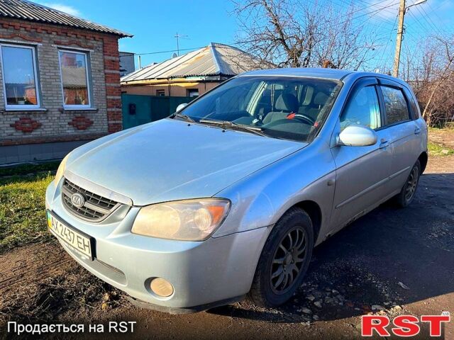 Синий Киа Черато, объемом двигателя 1.6 л и пробегом 350 тыс. км за 3000 $, фото 1 на Automoto.ua