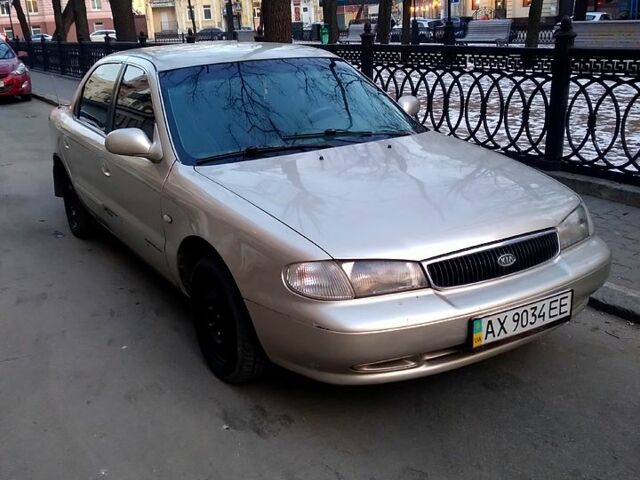 Бежевый Киа Кларус, объемом двигателя 2 л и пробегом 200 тыс. км за 1500 $, фото 1 на Automoto.ua