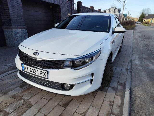 Белый Киа Другая, объемом двигателя 2 л и пробегом 384 тыс. км за 10200 $, фото 1 на Automoto.ua