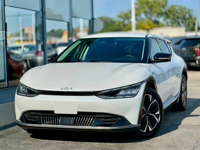 Белый Киа Другая, объемом двигателя 0 л и пробегом 28 тыс. км за 20000 $, фото 1 на Automoto.ua