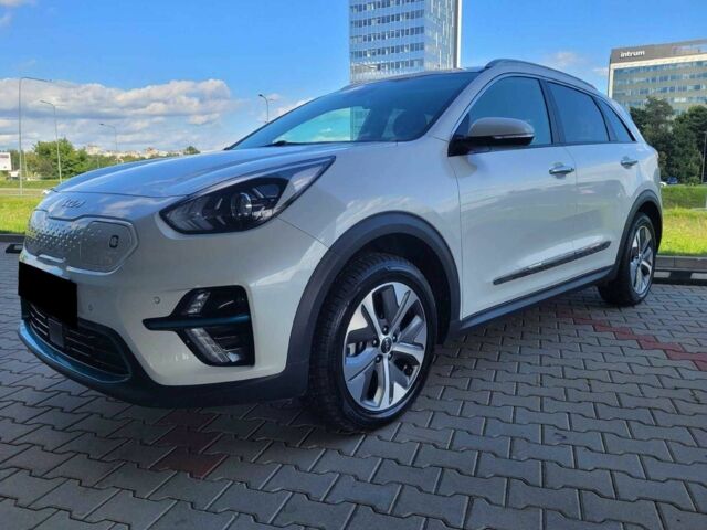 Белый Киа Другая, объемом двигателя 0 л и пробегом 107 тыс. км за 13300 $, фото 1 на Automoto.ua