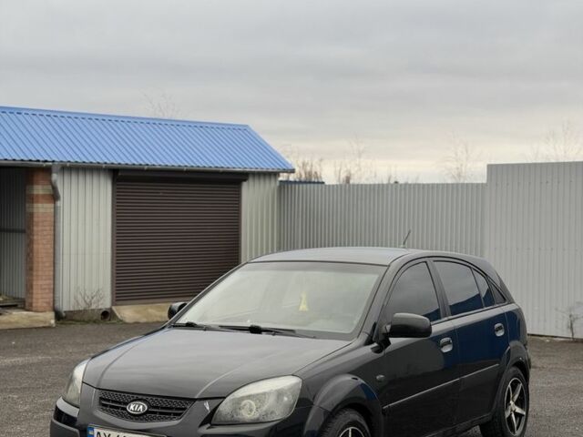 Чорний Кіа Інша, об'ємом двигуна 1.4 л та пробігом 337 тис. км за 2850 $, фото 1 на Automoto.ua