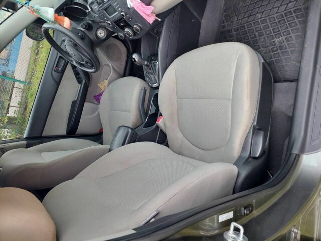 Серый Киа Другая, объемом двигателя 2 л и пробегом 100 тыс. км за 7800 $, фото 1 на Automoto.ua