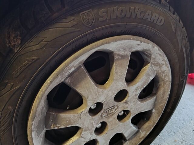 Сірий Кіа Інша, об'ємом двигуна 1.3 л та пробігом 300 тис. км за 955 $, фото 1 на Automoto.ua