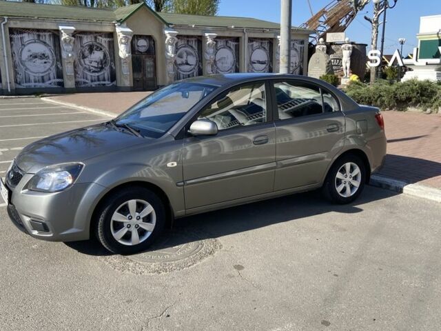 Серый Киа Другая, объемом двигателя 1.4 л и пробегом 196 тыс. км за 6500 $, фото 1 на Automoto.ua