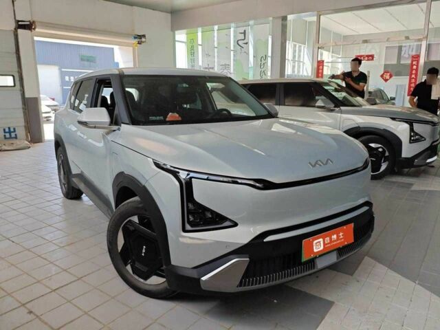 Сірий Кіа Інша, об'ємом двигуна 0 л та пробігом 23 тис. км за 23500 $, фото 1 на Automoto.ua