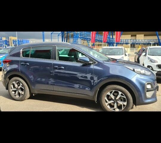 Синий Киа Другая, объемом двигателя 1.6 л и пробегом 50 тыс. км за 24986 $, фото 1 на Automoto.ua