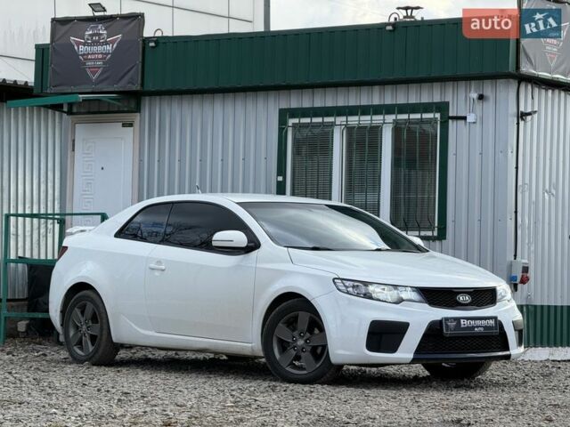 Білий Кіа Форте, об'ємом двигуна 2 л та пробігом 210 тис. км за 7990 $, фото 1 на Automoto.ua