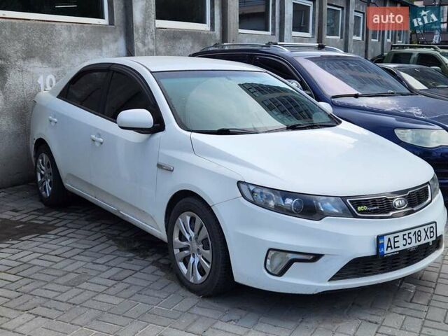 Белый Киа Форте, объемом двигателя 1.59 л и пробегом 136 тыс. км за 3500 $, фото 1 на Automoto.ua