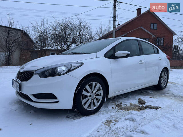 Белый Киа Форте, объемом двигателя 1.8 л и пробегом 160 тыс. км за 10917 $, фото 1 на Automoto.ua