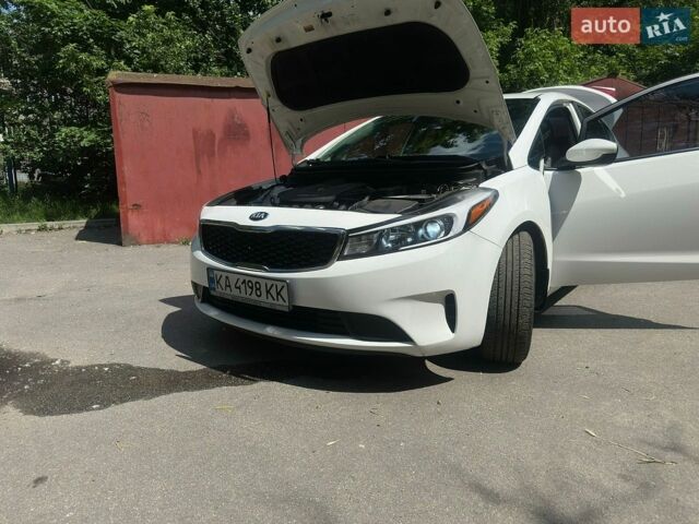 Белый Киа Форте, объемом двигателя 2 л и пробегом 73 тыс. км за 11300 $, фото 1 на Automoto.ua