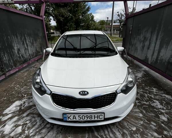 Белый Киа Форте, объемом двигателя 1.8 л и пробегом 178 тыс. км за 8300 $, фото 1 на Automoto.ua