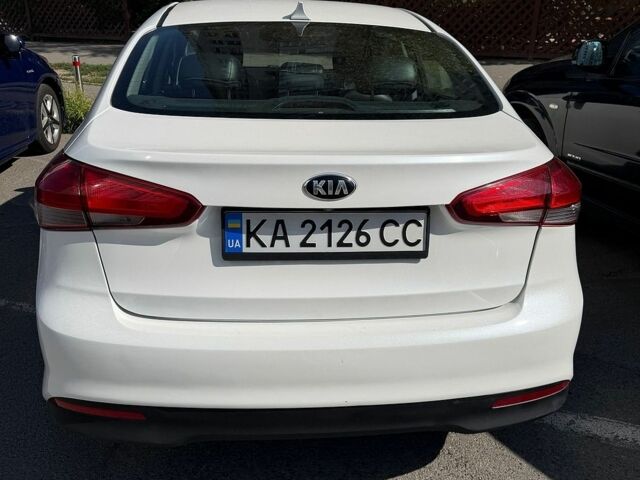 Белый Киа Форте, объемом двигателя 2 л и пробегом 205 тыс. км за 8200 $, фото 1 на Automoto.ua