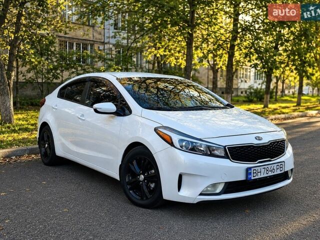 Белый Киа Форте, объемом двигателя 2 л и пробегом 81 тыс. км за 10500 $, фото 1 на Automoto.ua