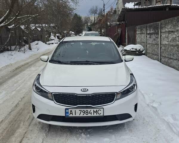 Білий Кіа Форте, об'ємом двигуна 2 л та пробігом 145 тис. км за 10200 $, фото 1 на Automoto.ua