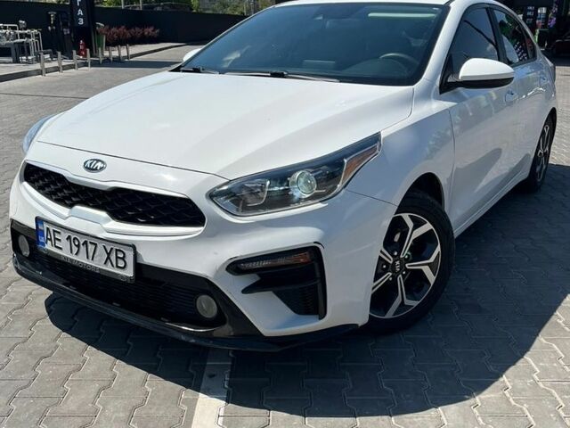 Білий Кіа Форте, об'ємом двигуна 2 л та пробігом 142 тис. км за 13500 $, фото 1 на Automoto.ua