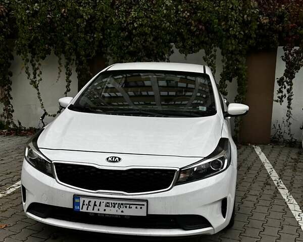 Белый Киа Форте, объемом двигателя 2 л и пробегом 55 тыс. км за 13400 $, фото 1 на Automoto.ua