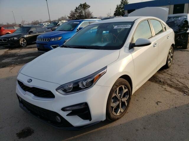 Білий Кіа Форте, об'ємом двигуна 2 л та пробігом 4 тис. км за 10400 $, фото 1 на Automoto.ua