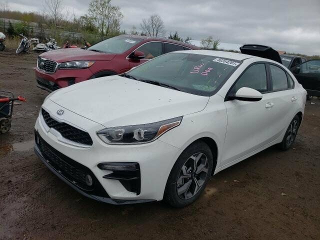Білий Кіа Форте, об'ємом двигуна 2 л та пробігом 4 тис. км за 11600 $, фото 1 на Automoto.ua