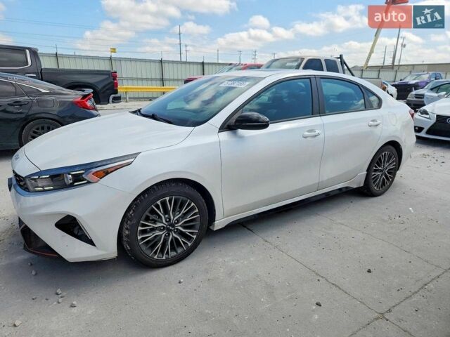Белый Киа Форте, объемом двигателя 2 л и пробегом 65 тыс. км за 3500 $, фото 1 на Automoto.ua