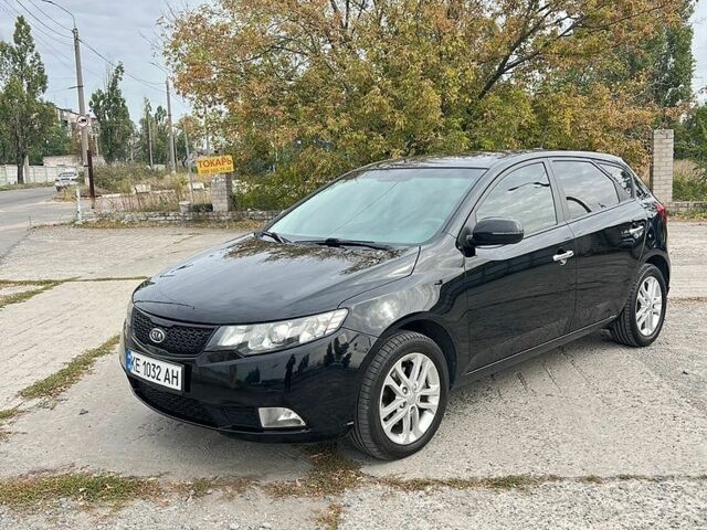 Чорний Кіа Форте, об'ємом двигуна 2 л та пробігом 200 тис. км за 8000 $, фото 1 на Automoto.ua