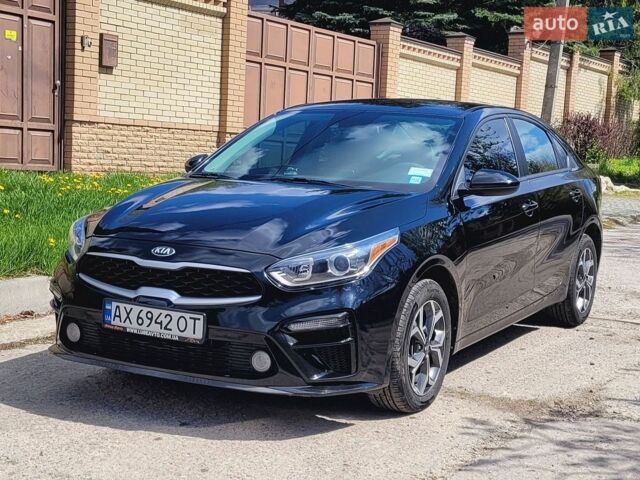 Чорний Кіа Форте, об'ємом двигуна 2 л та пробігом 102 тис. км за 13900 $, фото 1 на Automoto.ua