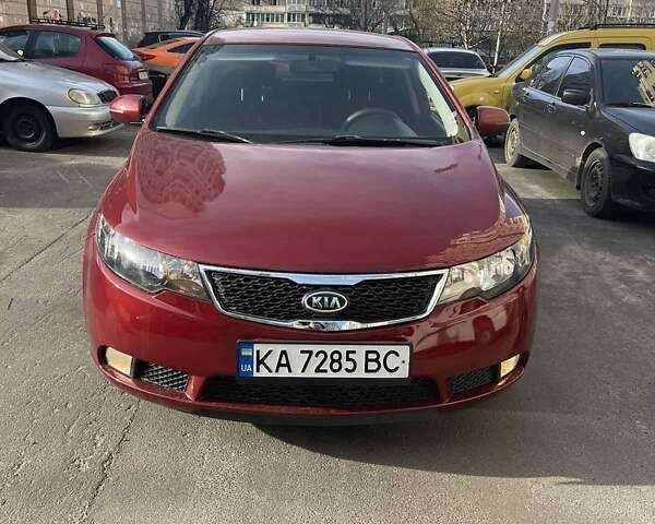 Красный Киа Форте, объемом двигателя 2 л и пробегом 206 тыс. км за 8000 $, фото 1 на Automoto.ua