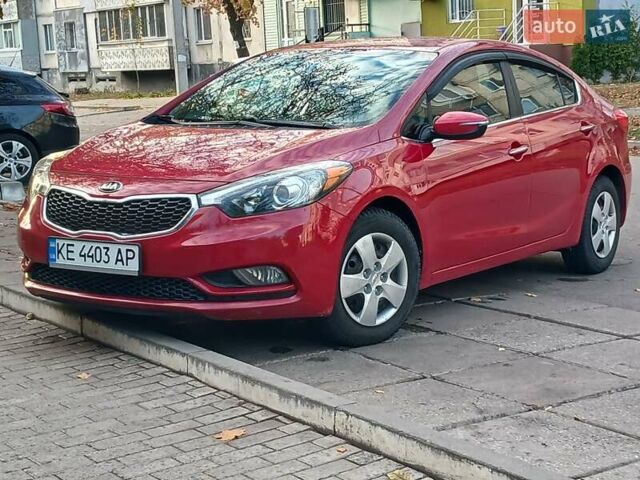 Киа Форте 2013 в Днепре (Днепропетровске) на Automoto.ua Красный Киа Форте, объемом двигателя 2 л и пробегом 280 тыс. км за 7199 $, фото 1 на Automoto.ua