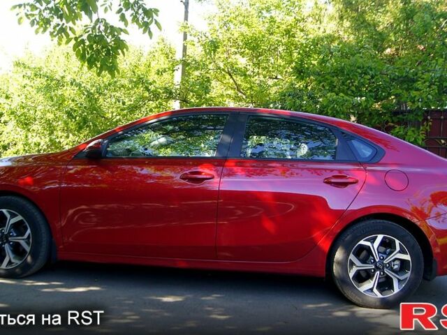 Красный Киа Форте, объемом двигателя 2 л и пробегом 8 тыс. км за 16700 $, фото 1 на Automoto.ua