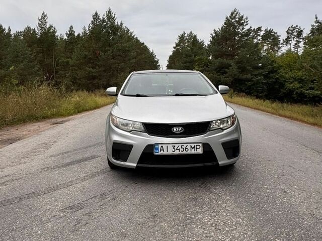 Серый Киа Форте, объемом двигателя 2 л и пробегом 312 тыс. км за 8000 $, фото 1 на Automoto.ua