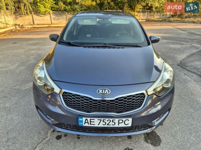 Серый Киа Форте, объемом двигателя 2 л и пробегом 180 тыс. км за 7200 $, фото 1 на Automoto.ua