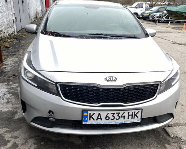 Серый Киа Форте, объемом двигателя 2 л и пробегом 236 тыс. км за 8000 $, фото 1 на Automoto.ua